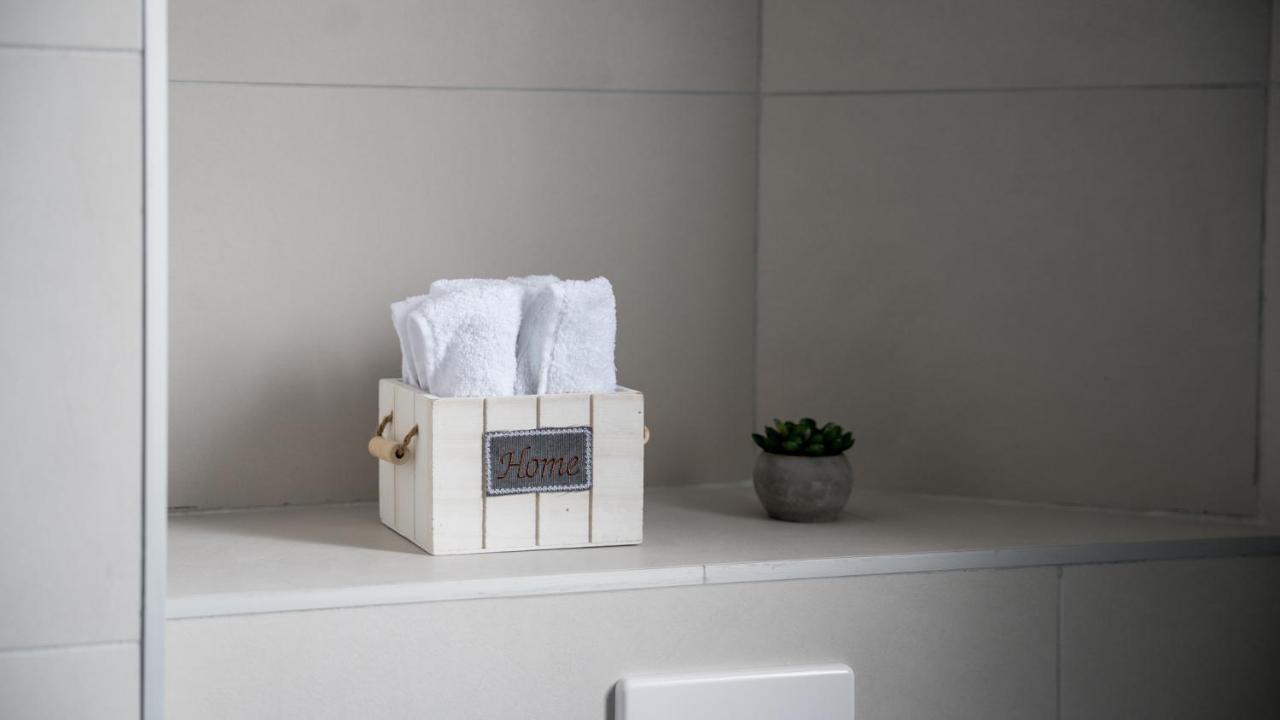 Cozy Apartment, 10 Minutes Walking Distance From The Old Town Kotor Bagian luar foto
