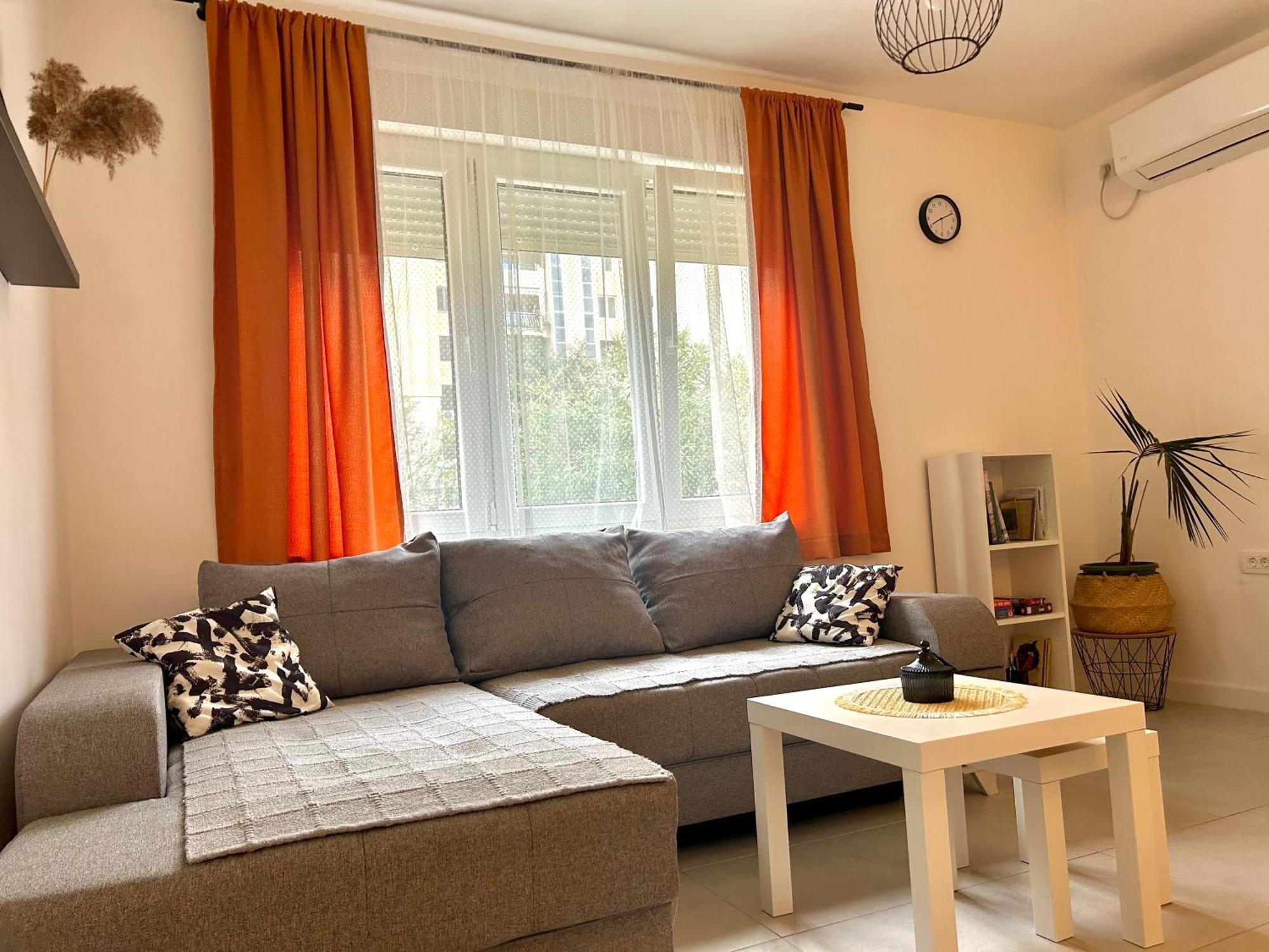 Cozy Apartment, 10 Minutes Walking Distance From The Old Town Kotor Bagian luar foto